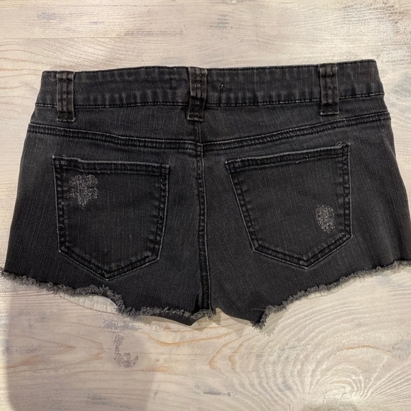 3 for 40 Forever 21 black denim shorts size 27 - Picture 2 of 3